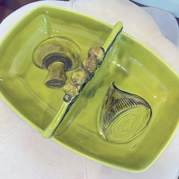 LA Pottery Retro Mushroom Divided Dish - Picture 1 of 4